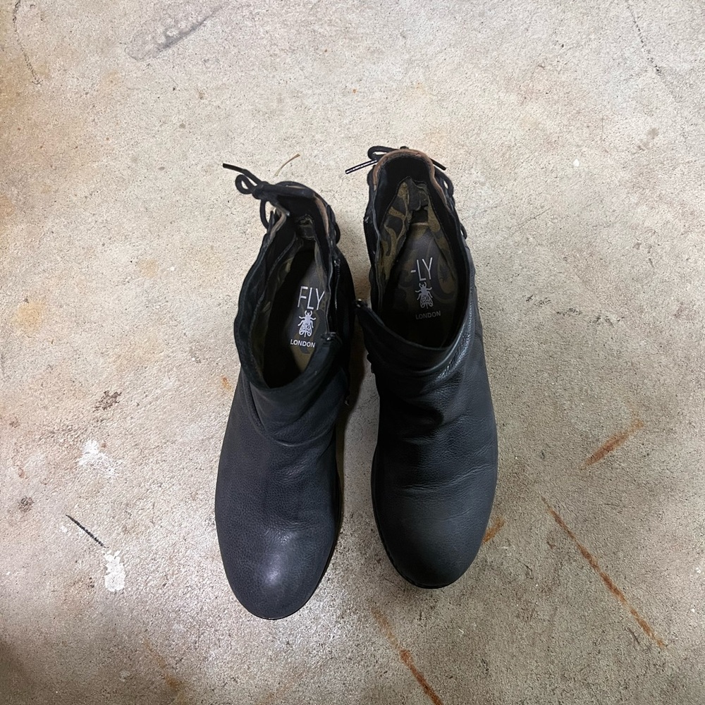 Fly London lug sole- lace back gunmetal black and bronze boots for women- 9.5